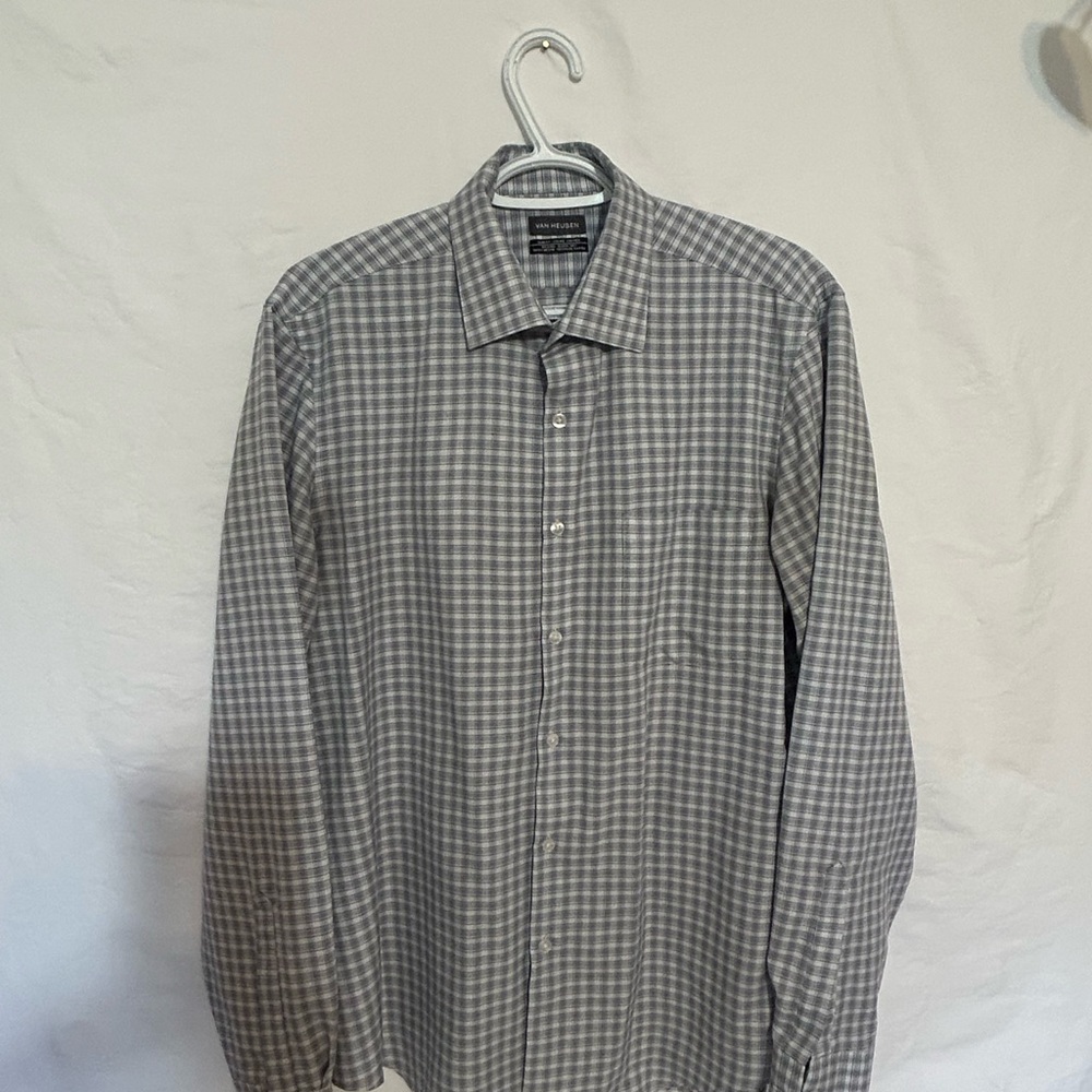 Van Heusen Men's Blue Plaid Button Down Shirt Like New Condition SlimFit